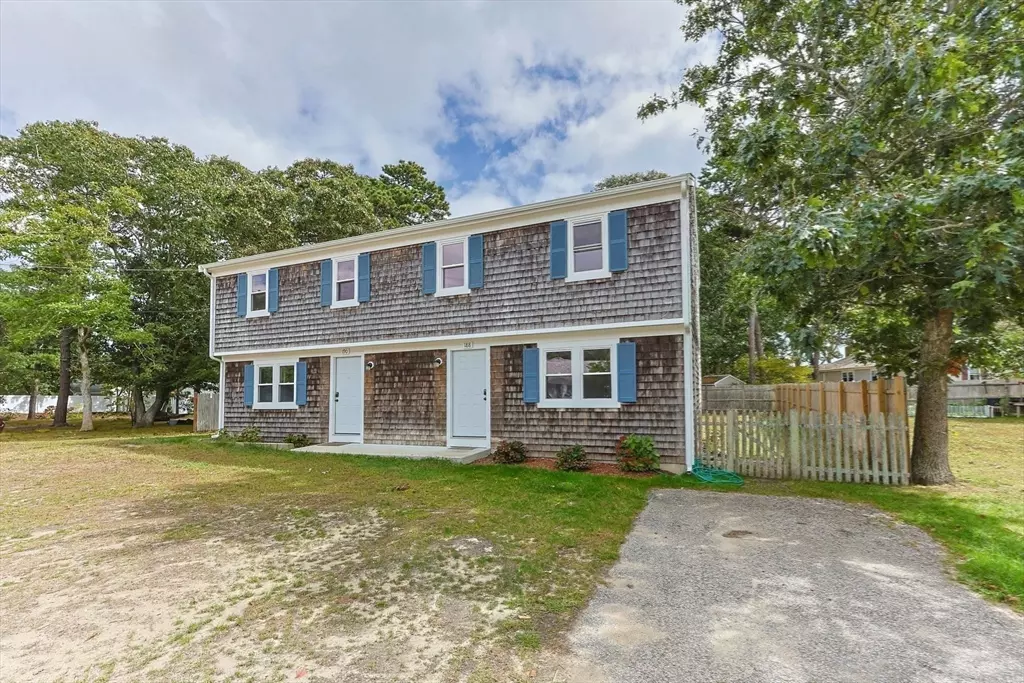 Dennis, MA 02670,188-190 Swan River Rd