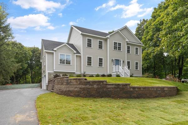 231 Salem St, Lynnfield, MA 01940