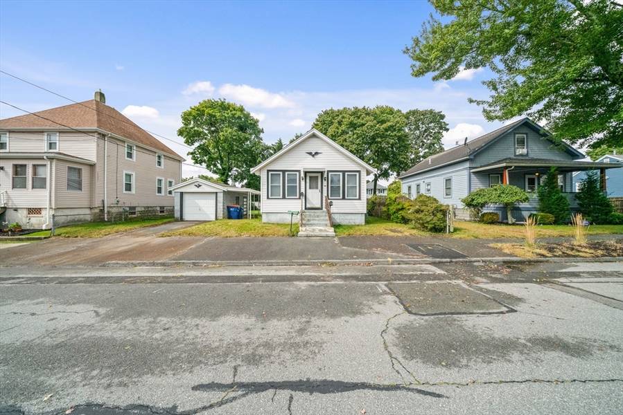 16 Hitch St, Fairhaven, MA 02719