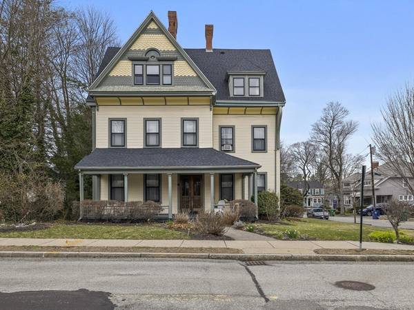 49 Grove St #8, Newton, MA 02466