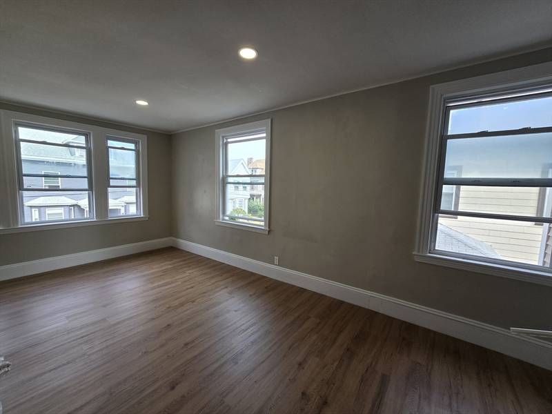 20-22 Newcastle Rd #22, Boston, MA 02135