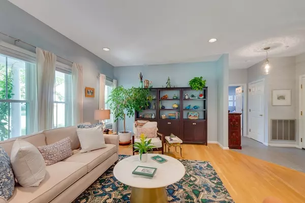 Lincoln, MA 01773,10 North Commons #D