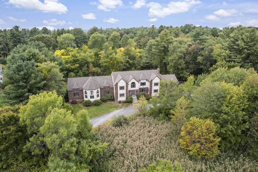 7 Orchard Crossing, Andover, MA 01810