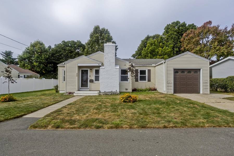 26 Midway St, South Hadley, MA 01075