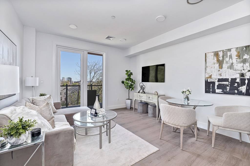 Boston, MA 02119,64 Alpine Street #302