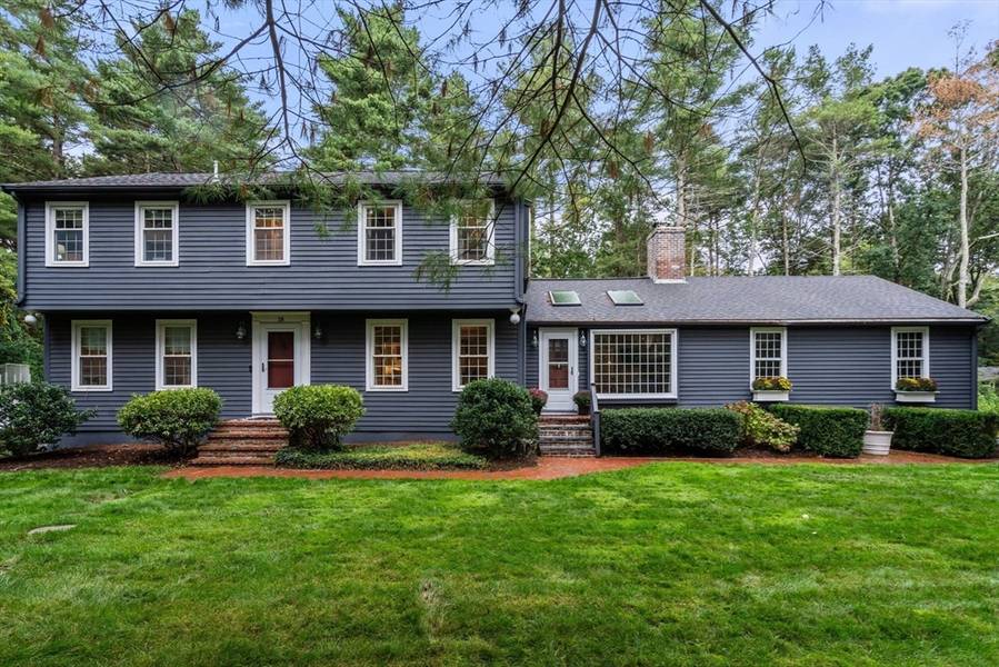 18 West Pine Drive, Walpole, MA 02081