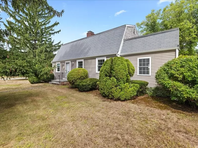 77 Aran Rd, Westwood, MA 02090