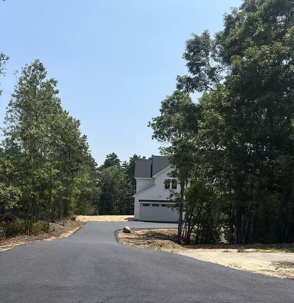 Plymouth, MA 02360,33 Seabiscuit Dr