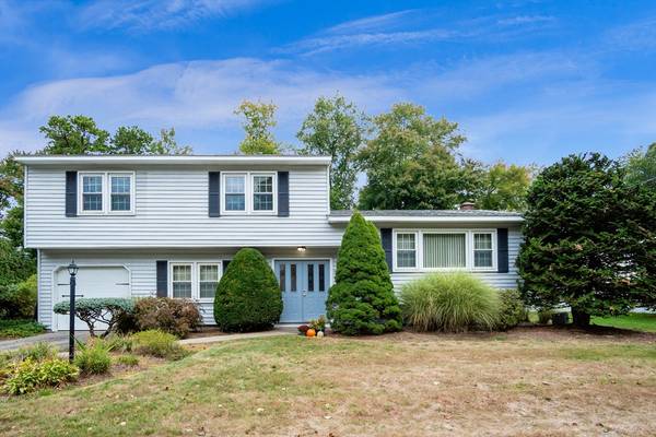 Holliston, MA 01746,31 Francine Drive