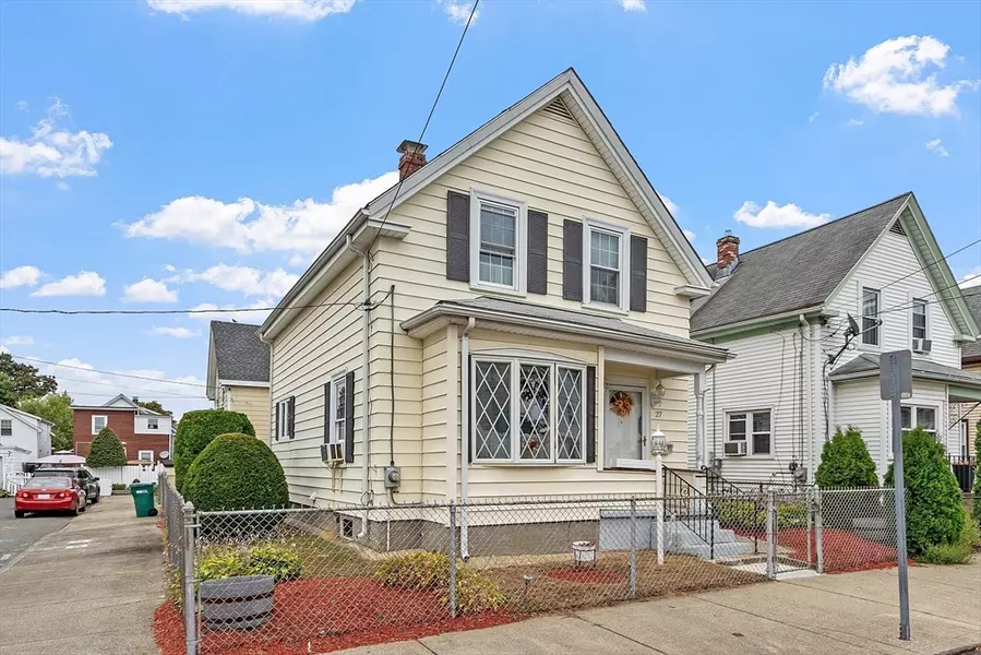 27 Fuller St, Lynn, MA 01905