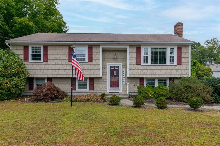 290 Turner Rd, Rockland, MA 02370