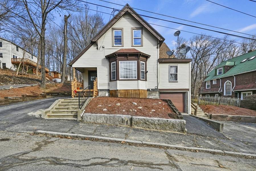 13 Weymouth St, Fitchburg, MA 01420