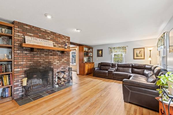 Wareham, MA 02571,3 Fathom Ln