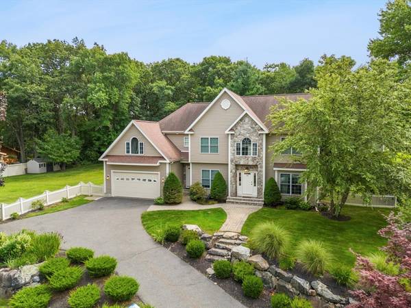 58 Mansfield Rd, Lynnfield, MA 01940