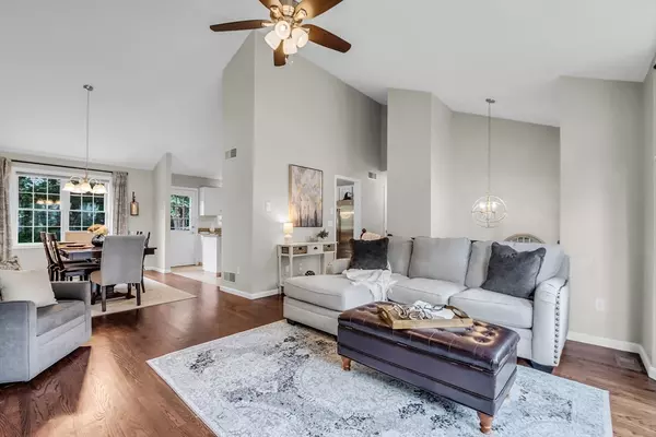 Chelmsford, MA 01824,4 Sycamore Street