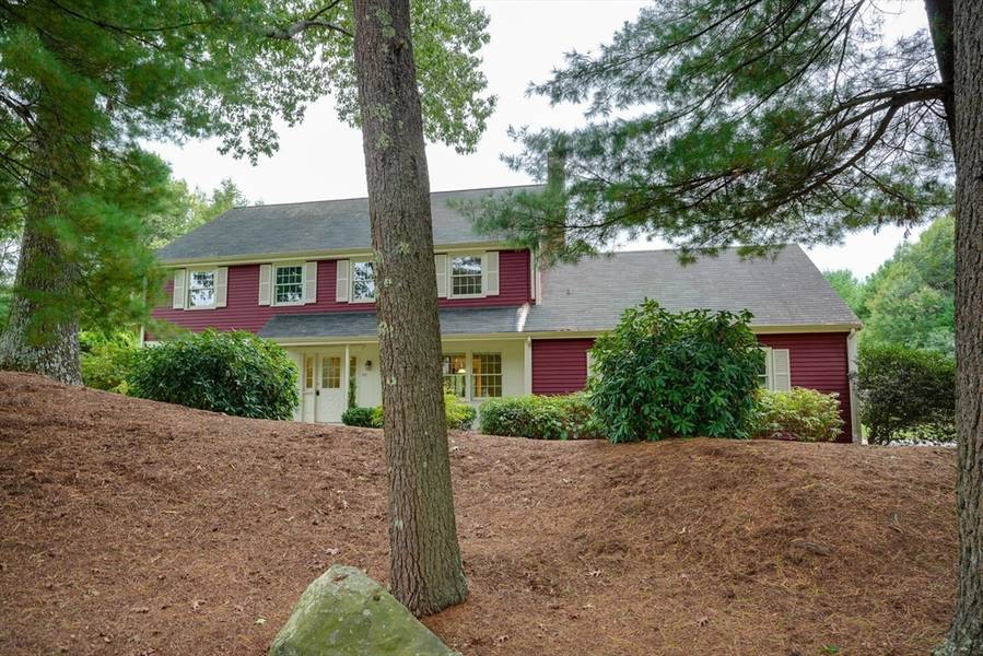 22 Willow Gate Rise, Holliston, MA 01746