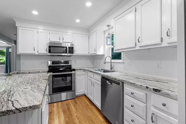 Lakeville, MA 02347,6 Rocky Woods Rd