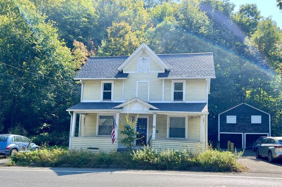 31 River St, Greenfield, MA 01301