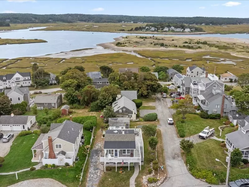 35 Cliff Road South, Scituate, MA 02066