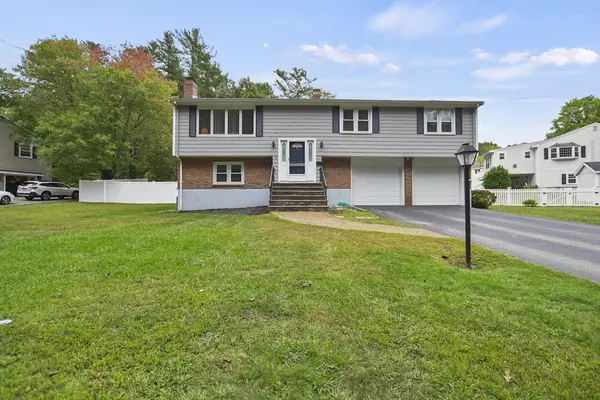 25 Harvest Lane, Hingham, MA 02043