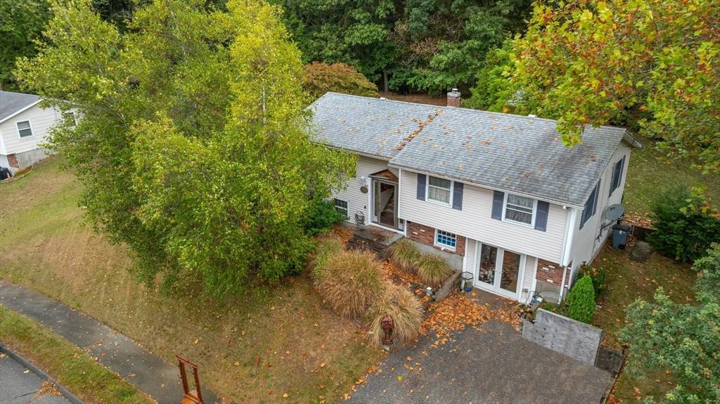 13 Donegal Rd, Peabody, MA 01960