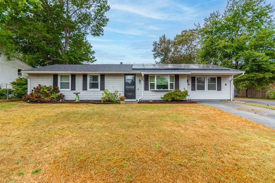 20 Camardo Dr, Wareham, MA 02571