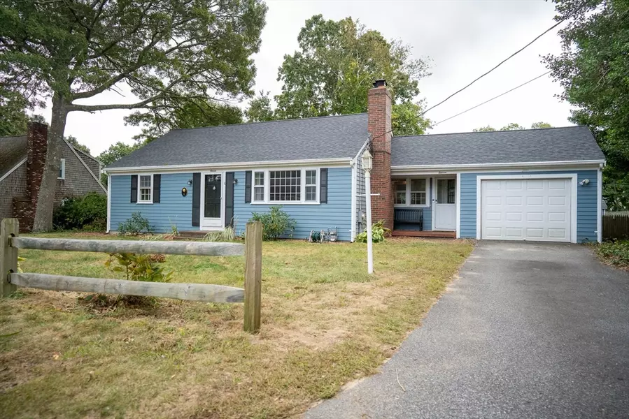 11 Charing Cross Rd, Dennis, MA 02660