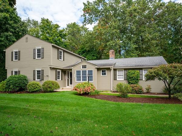 900 Maple Road, Longmeadow, MA 01106