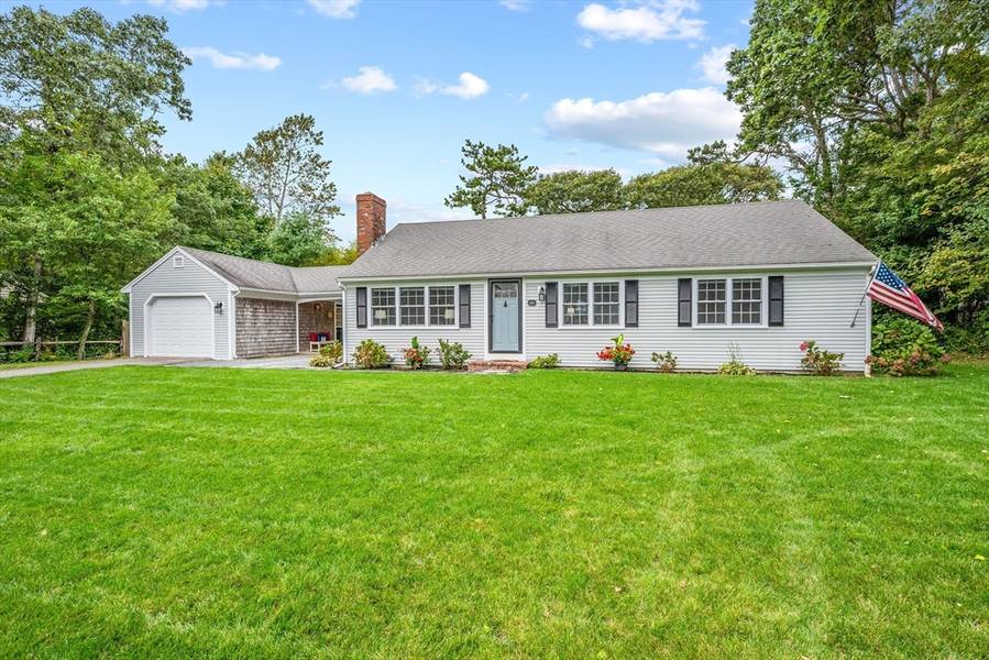 111 Eileen St, Yarmouth, MA 02675