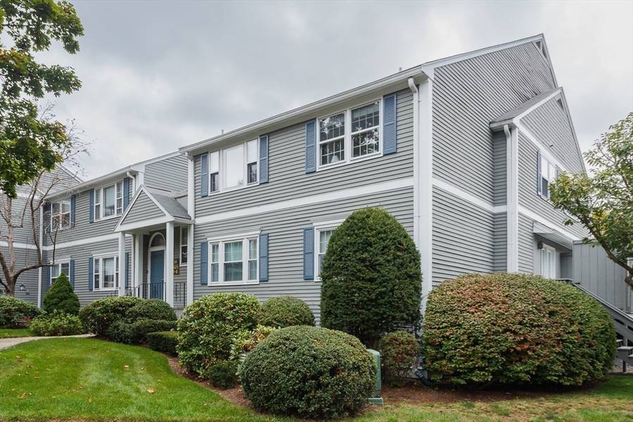 34 Washington Green #6, Walpole, MA 02032