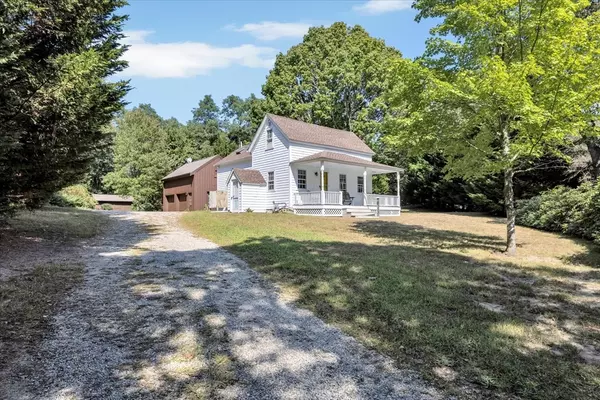 408 Old Main Road,  Falmouth,  MA 02556