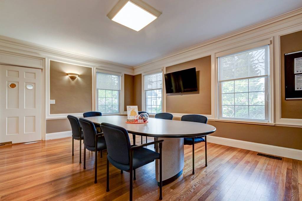 Westborough, MA 01581,8 Church St