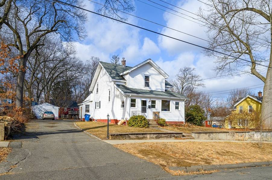 30 Hillside Ave, West Springfield, MA 01089