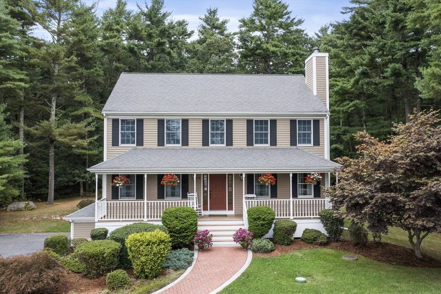 45 Mayflower Road, Acushnet, MA 02743