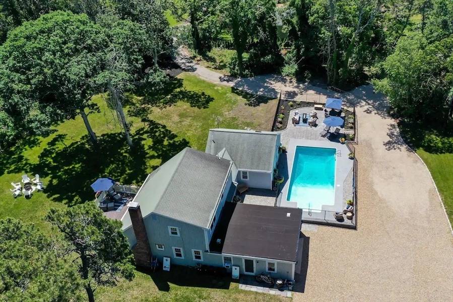 320 Lower County Rd, Dennis, MA 02639