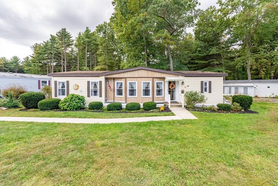 13 John's Dr, Westfield, MA 01085