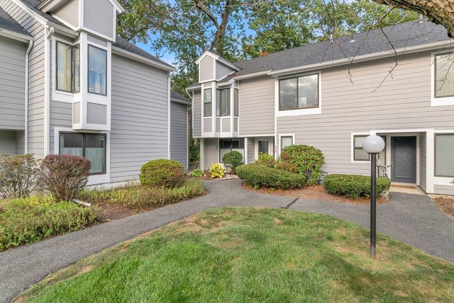 358 Nassau Dr #358, Springfield, MA 01129