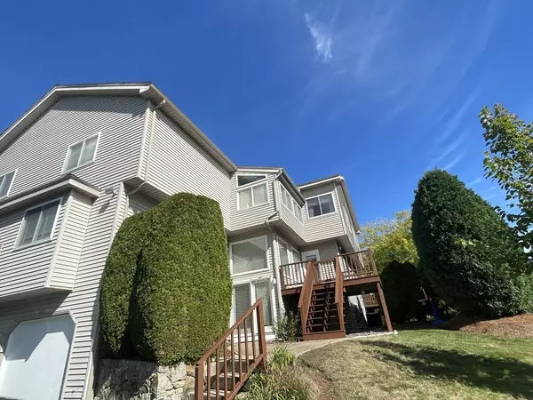 345 Captain Eames Cir #345, Ashland, MA 01721