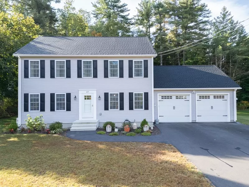 67 Highland St, Townsend, MA 01469