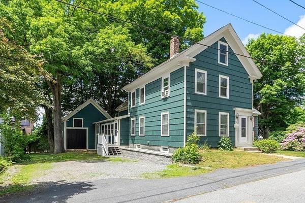 14 Nashua St, Ayer, MA 01432