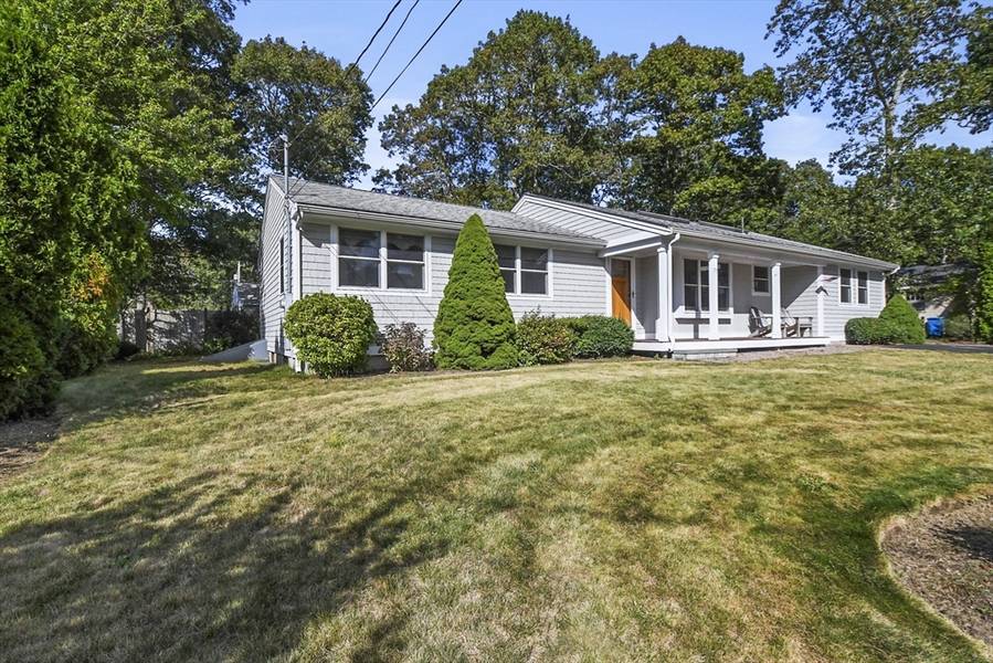 77 Striper Lane, Falmouth, MA 02536