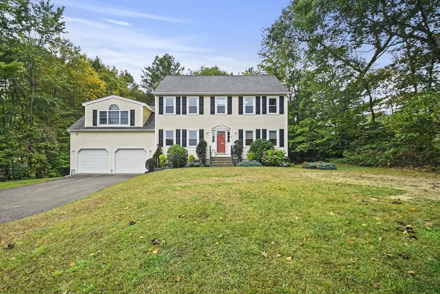 10 Michelle Lane, Oxford, MA 01537