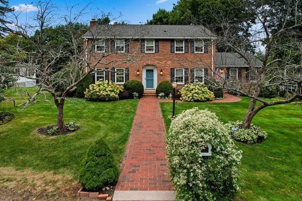 11 Plymouth Road, Winchester, MA 01890