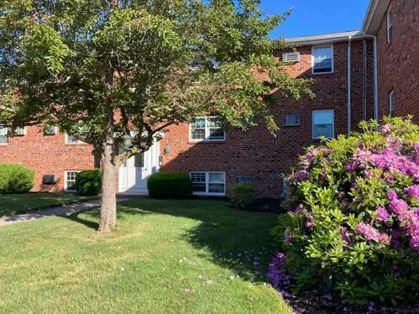 91 Pleasant Street #D-6, Medfield, MA 02052
