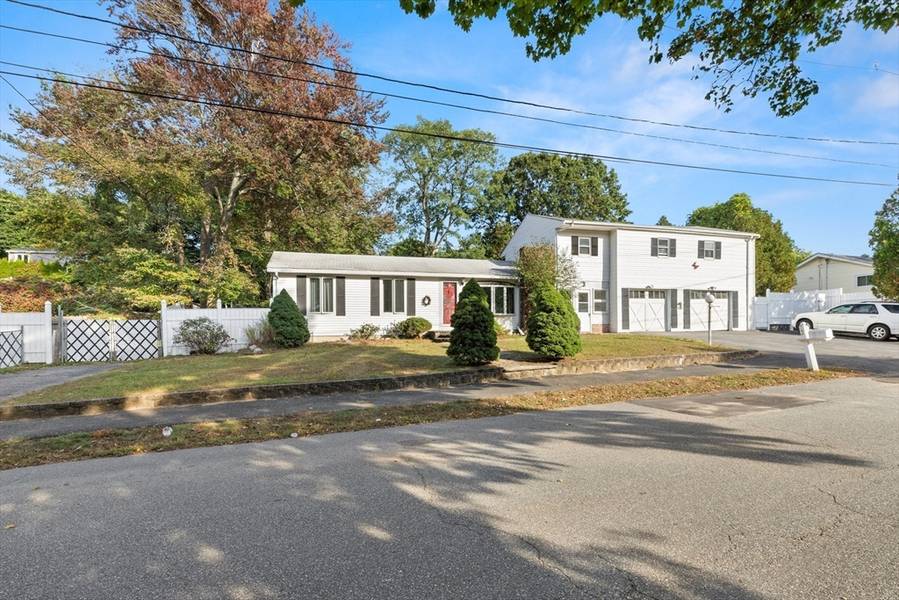 3 Anderson St, Peabody, MA 01960