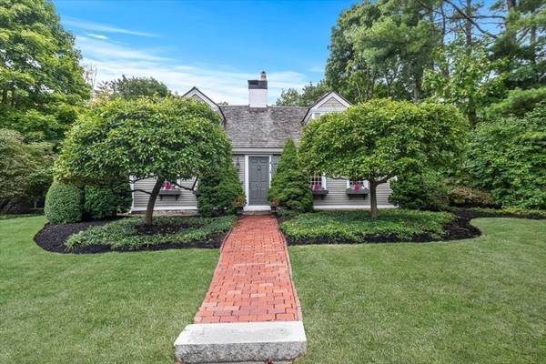 28 East St, Hingham, MA 02043