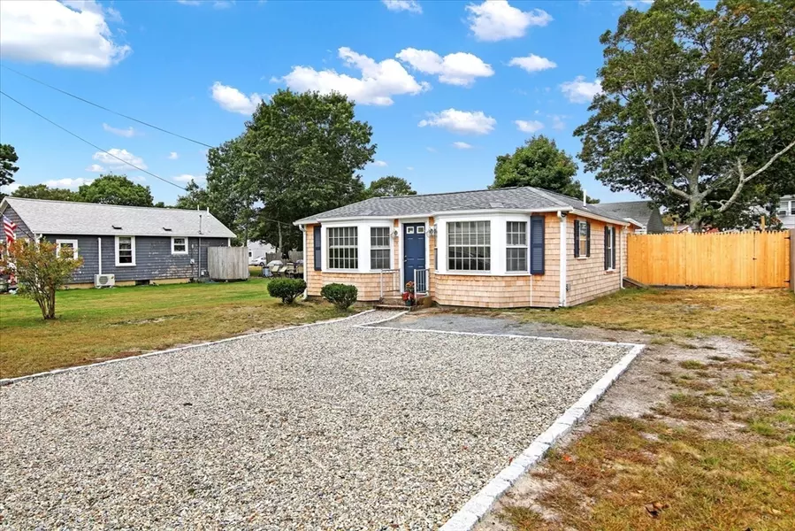 17 Lewis Rd, Yarmouth, MA 02673