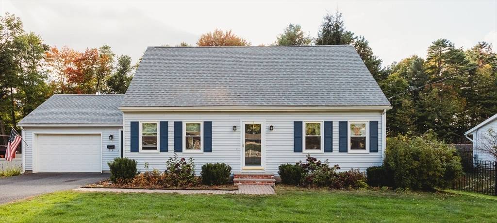 11 Sunset Dr, Montague, MA 01376