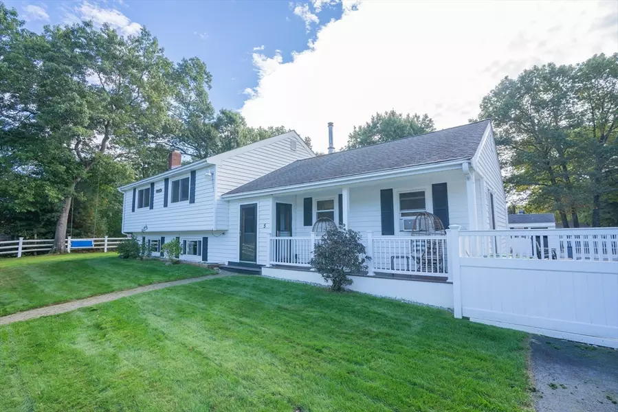 5 Phinney Lane, Plymouth, MA 02360