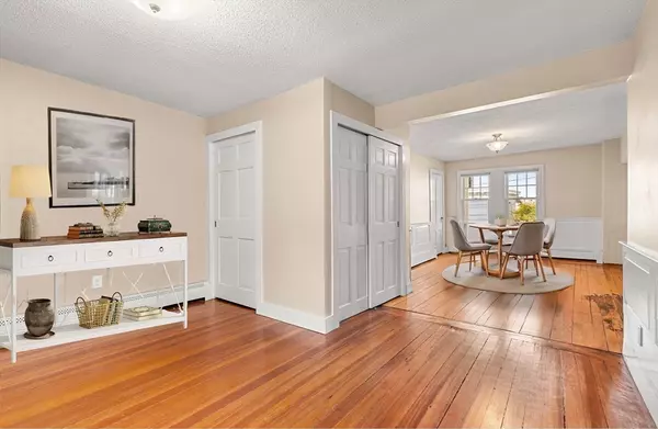 Salem, MA 01970,11 Kosciusko Street #3